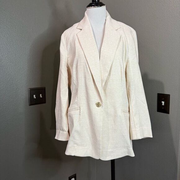 Anne Klein Cream Blazer with Textured Fabric and Notched Lapels - Picture 1 of 9